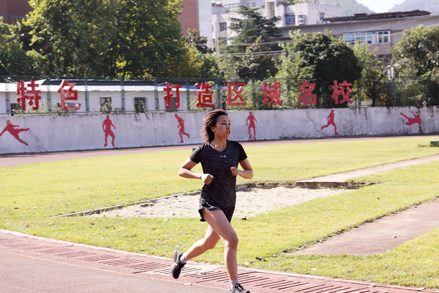 女子800米_副本.jpg
