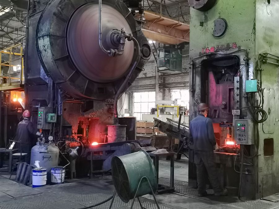 6#20MN,員工鍛打5501674127,吉利齒輪,為了給客戶及下道工序,員工認(rèn)真鍛造-1.jpg 6#20MN,員工鍛打5501674127,吉利齒輪,為了給客戶及下道工序,員工認(rèn)真鍛造-1.jpg