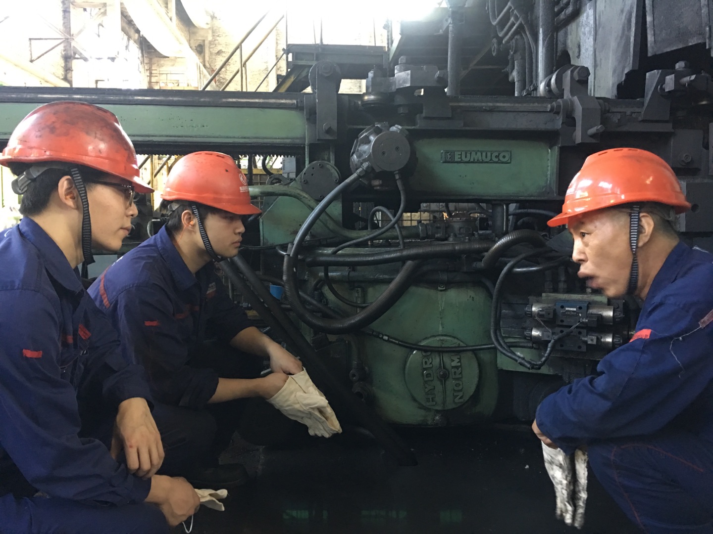 薪火相傳,青藍(lán)共進(jìn).jpg 薪火相傳,青藍(lán)共進(jìn).jpg