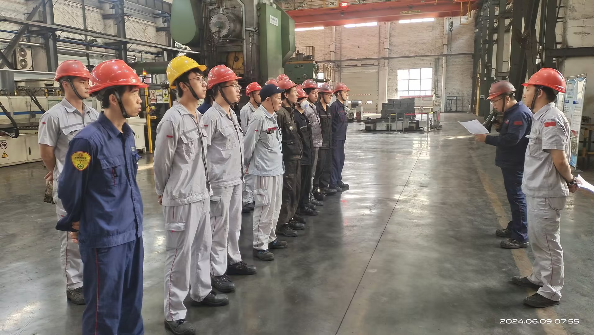 裝備和模具技術人員已經到位維保開展支援_20240609_075504.jpg 裝備和模具技術人員已經到位維保開展支援_20240609_075504.jpg