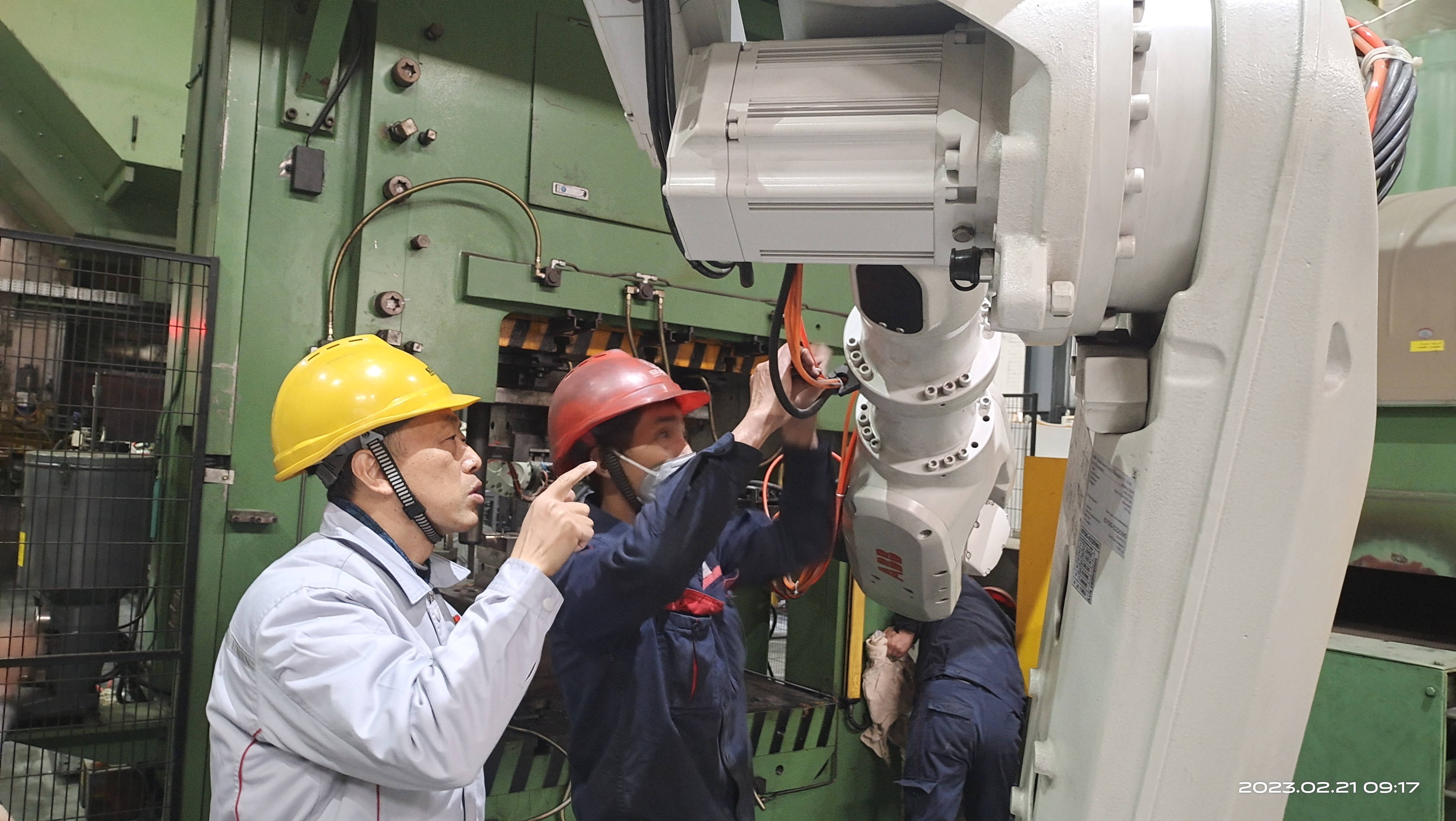 裝備問題點(diǎn)現(xiàn)場(chǎng)培訓(xùn)識(shí)別_20230221_091756(1).jpg 裝備問題點(diǎn)現(xiàn)場(chǎng)培訓(xùn)識(shí)別_20230221_091756(1).jpg