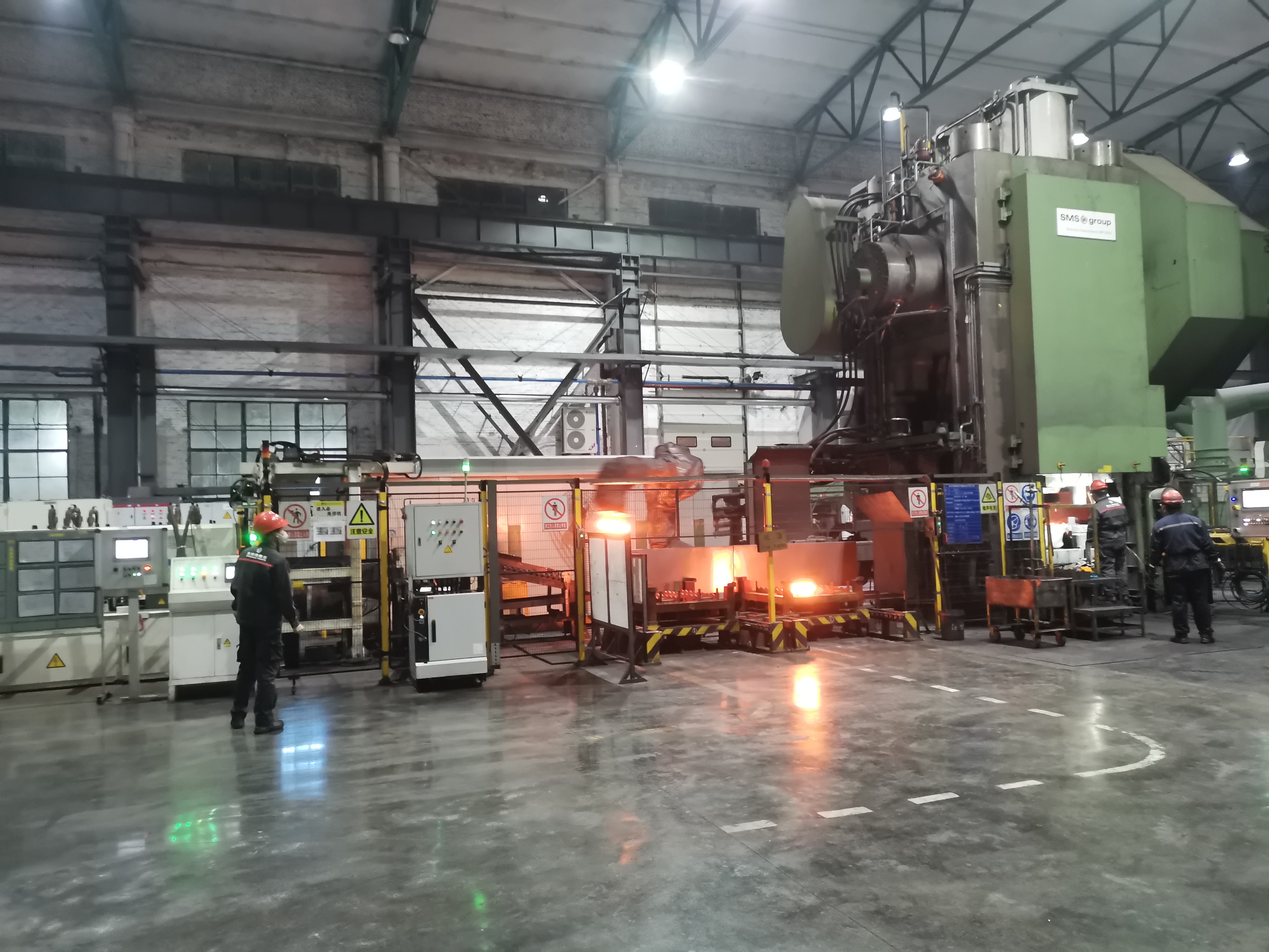 工作場(chǎng)景2.jpg 工作場(chǎng)景2.jpg